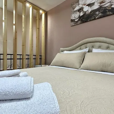 Duplex Mino, Pazari I Vjeter מלון דירות קורצ'ה