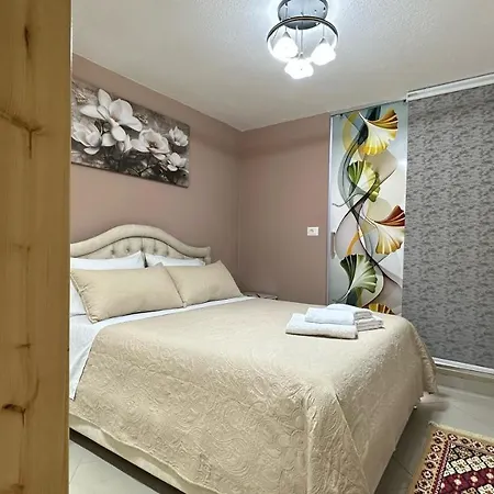 Duplex Mino, Pazari I Vjeter קורצ'ה